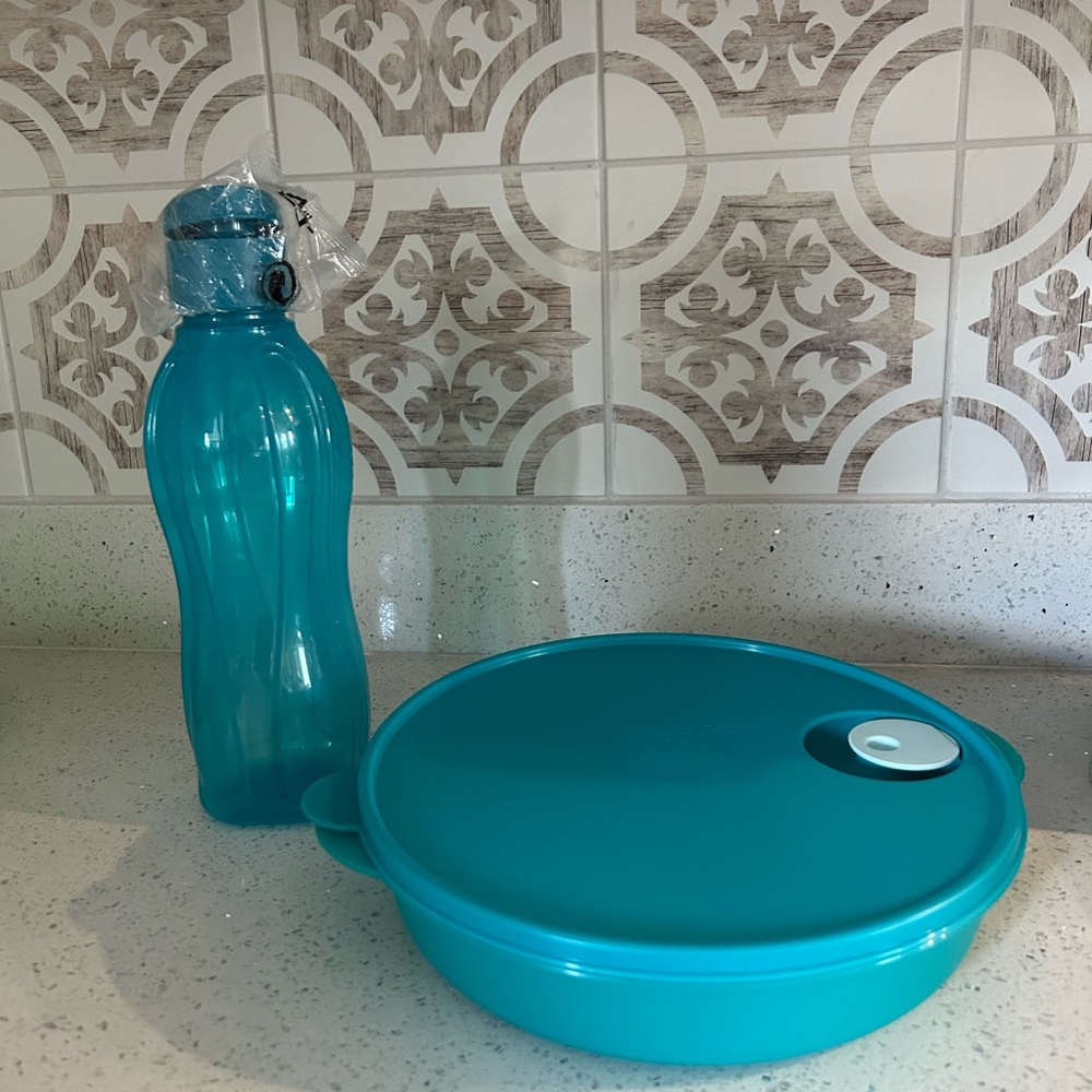 Tupperware lunch kit